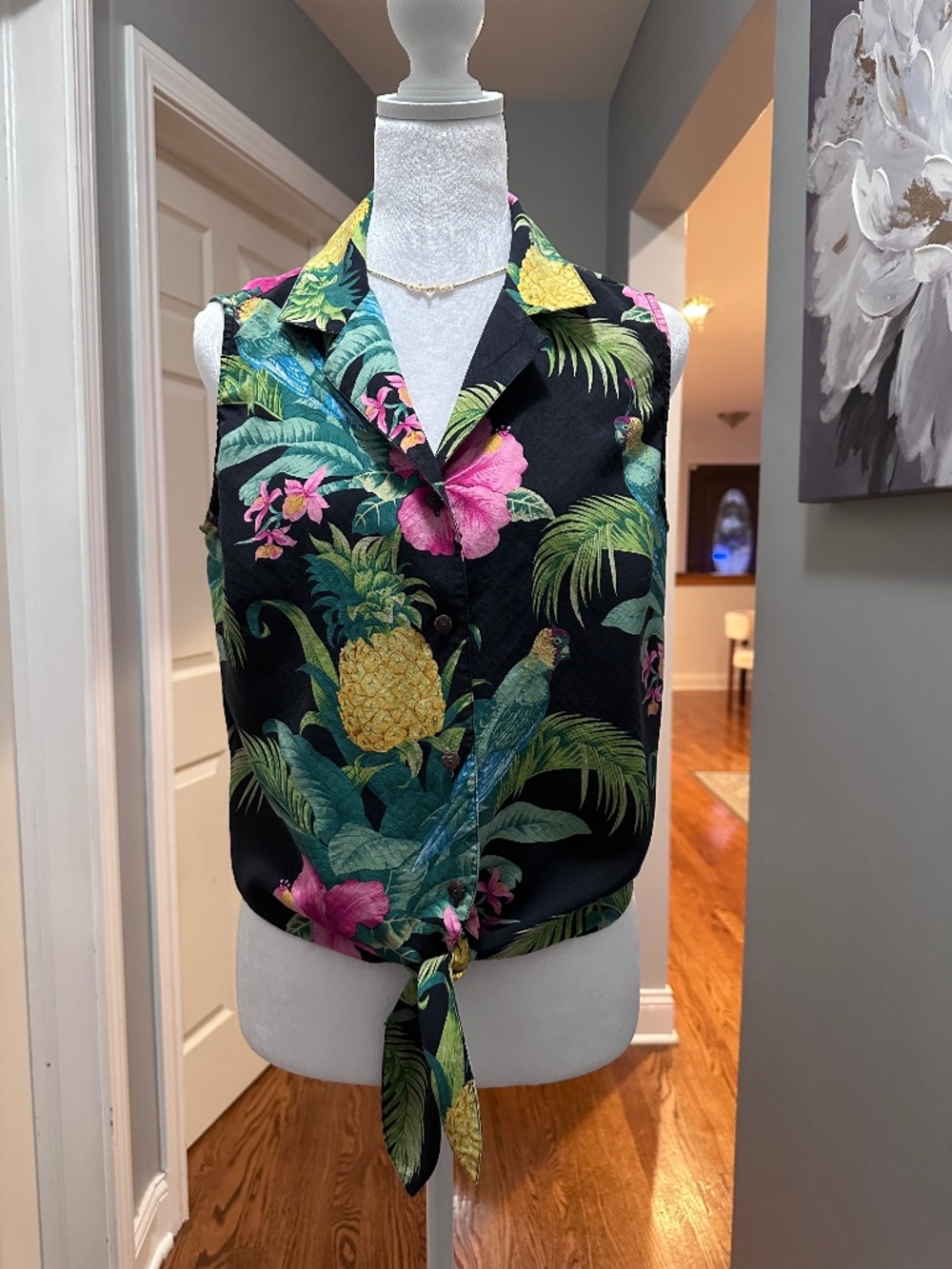 Tommy Bahama Vintage Silk Tropical Button Down Sleeveless Summer Top